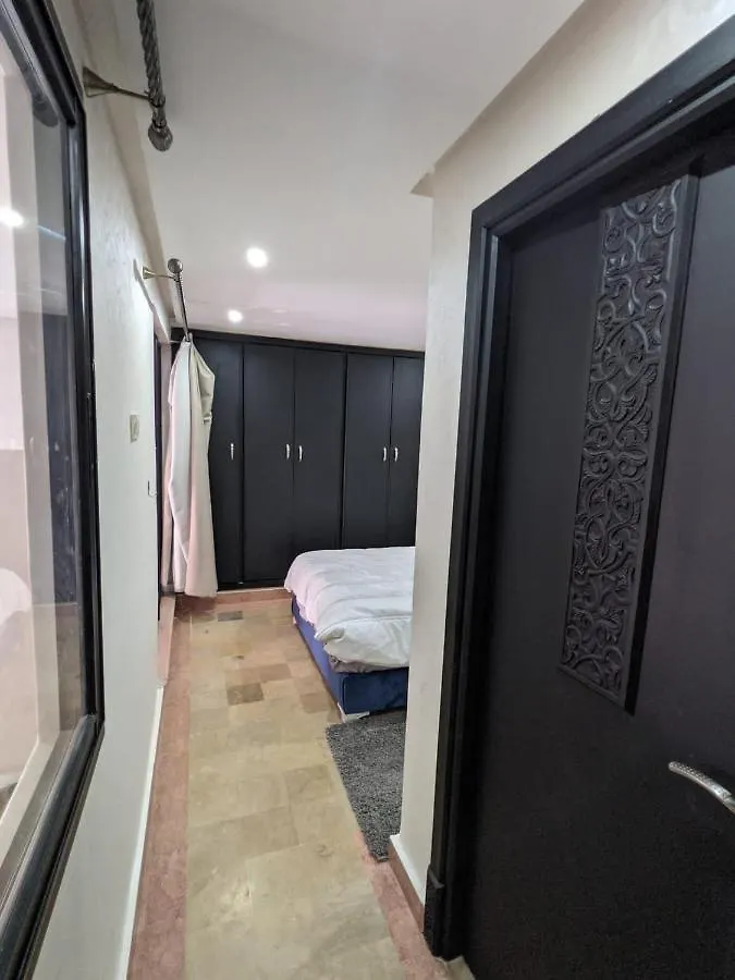 Guest Friendly Gueliz Flat, Very Private And Spacious 마라케시
