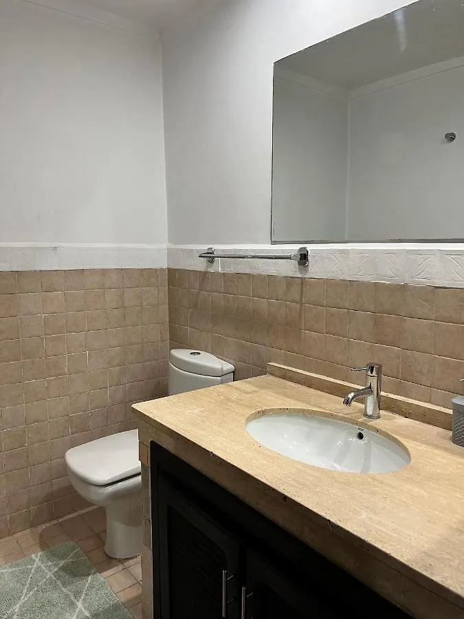 Guest Friendly Gueliz Flat, Very Private And Spacious 마라케시 0*,