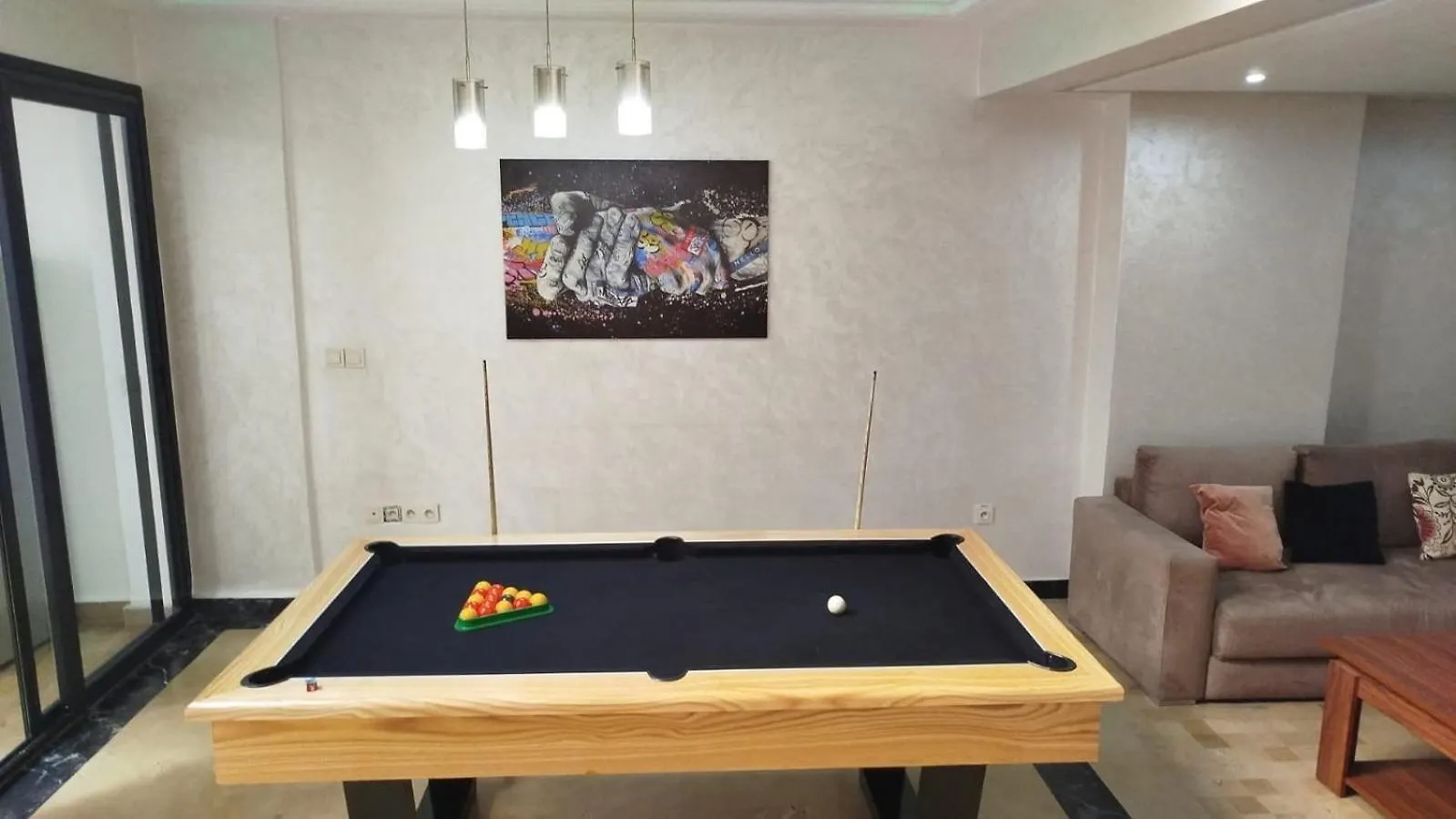 Guest Friendly Gueliz Flat, Very Private And Spacious 마라케시 아파트